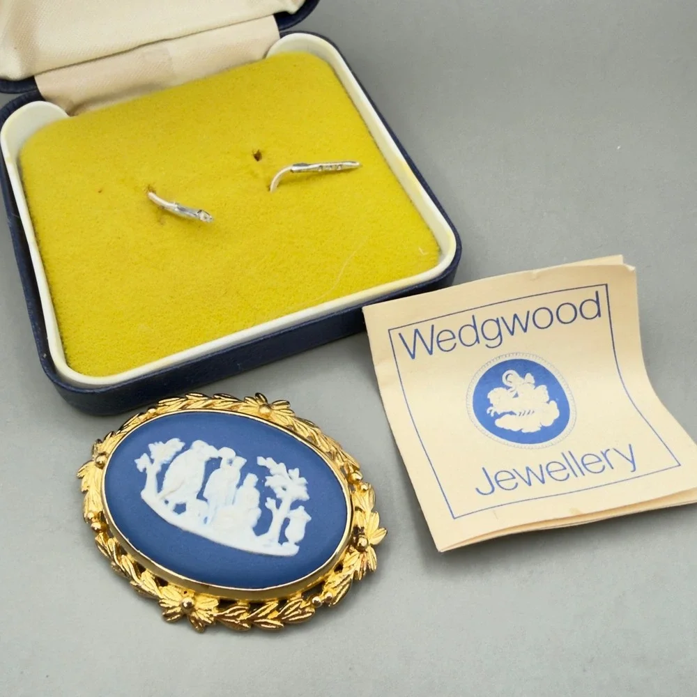 Wedgwood Brooch Blue Jasperware Gold Tone Floral Frame Neoclassical Made England